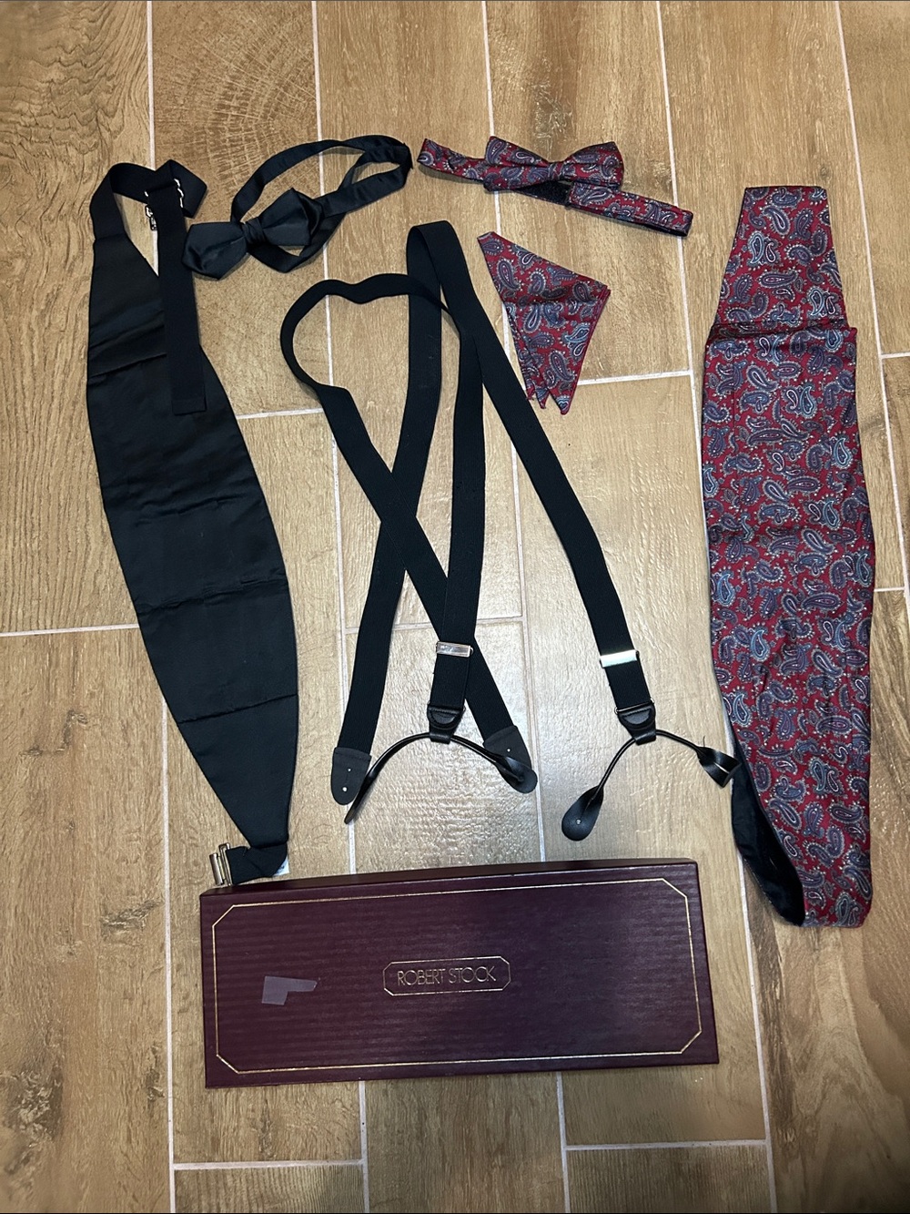2 Cummerbunds with bow ties & suspenders - Picture 1 of 6